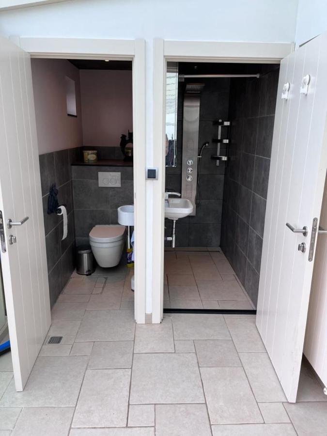 Comfortabele Woning Met Omheinde Tuin Aan Water Voor 12 P Остбург Экстерьер фото