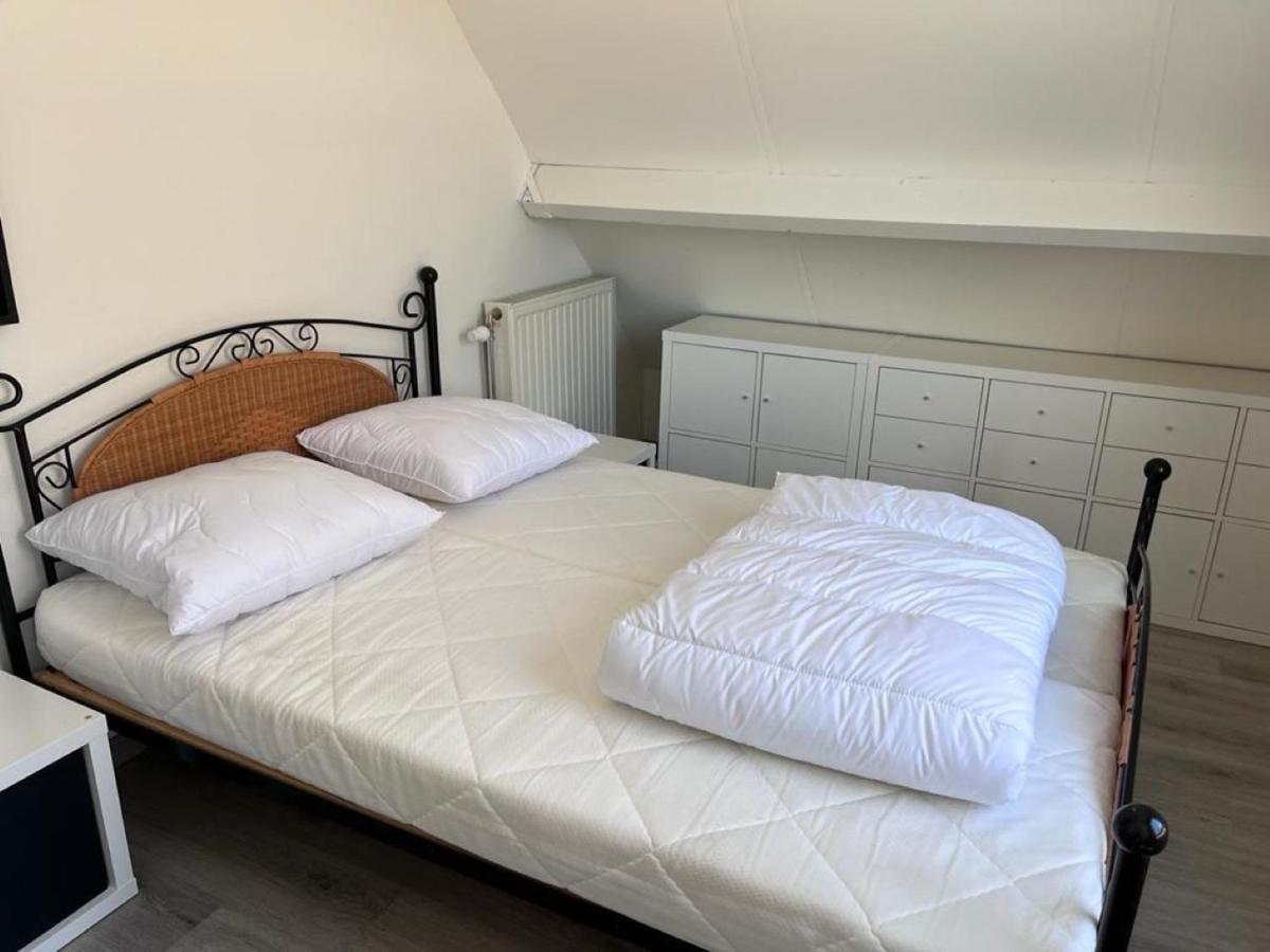 Comfortabele Woning Met Omheinde Tuin Aan Water Voor 12 P Остбург Экстерьер фото