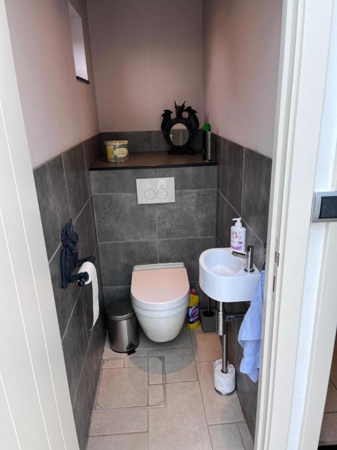Comfortabele Woning Met Omheinde Tuin Aan Water Voor 12 P Остбург Экстерьер фото
